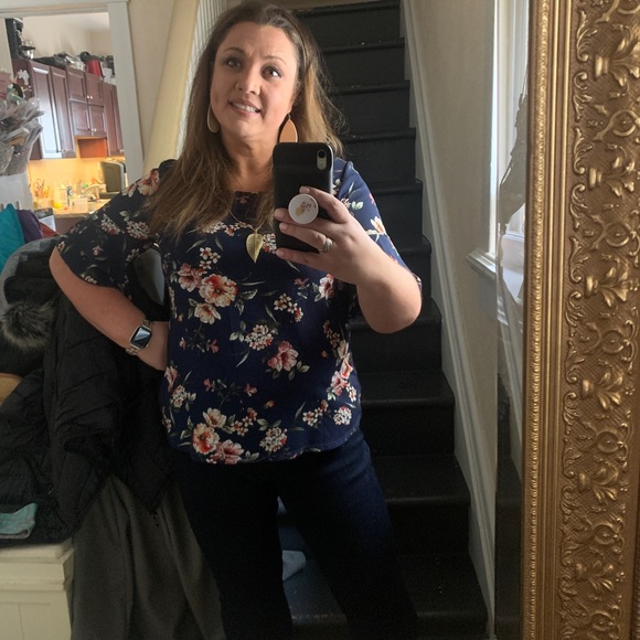 Meet your Posher, Erin - Picture 1 of 3